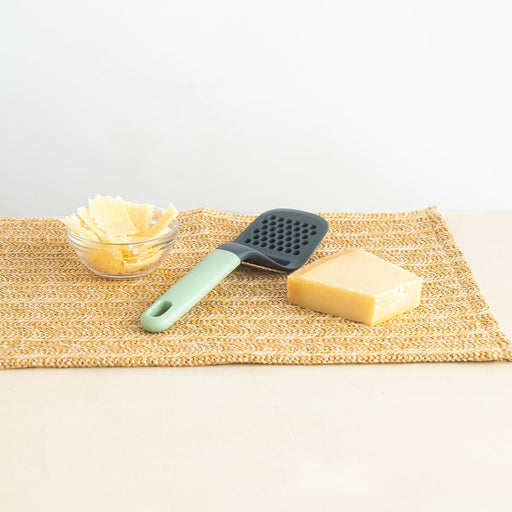 V6HB1DC14F450BD105C5054D5EF8C8373D3R5281991P2